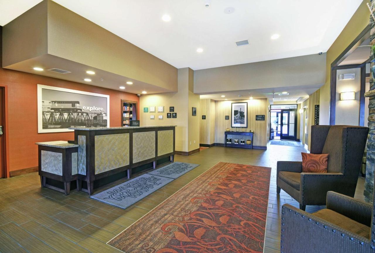 Hampton Inn Beloit Exterior photo